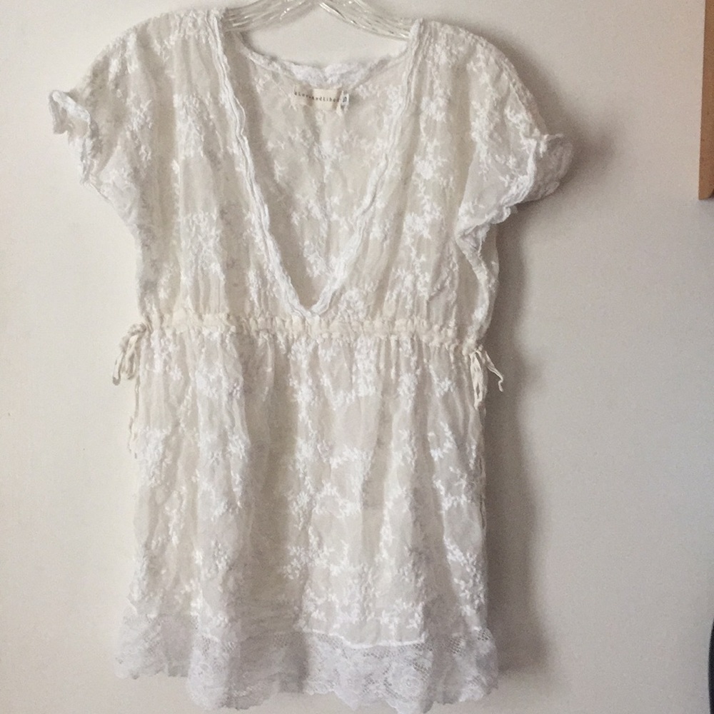 4 LOVE AND LIBERTY 100% SiLK V NECK LACY TOP